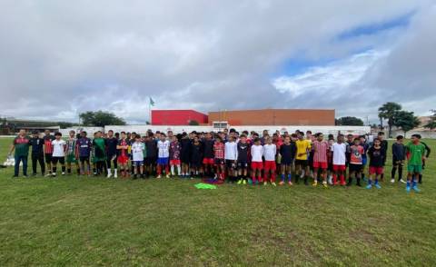Feirense avalia mais de 100 garotos em peneira Sub-15