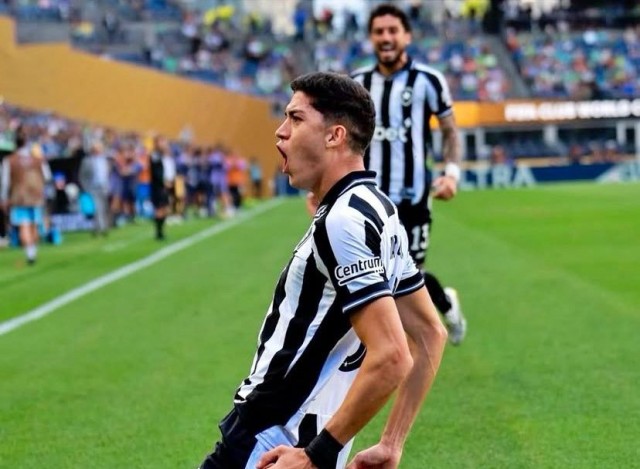 Botafogo negocia Jair e perde jovem joia da defesa