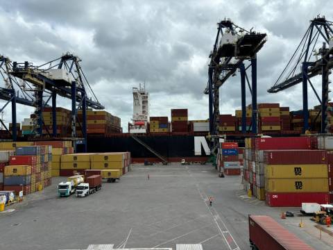 Novas tarifas americanas podem gerar perdas de até R$ 1,8 bilhão para a economia baiana