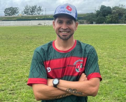 Ex-atleta Gilmar Oliveira assume comando do Sub-15 do Feirense para o Baianão