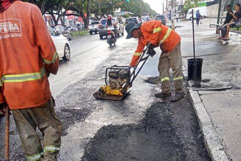 SOMA intensifica serviços de manutenção da pavimentação de ruas e avenidas