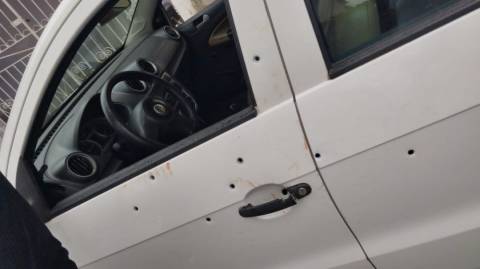 Homem é executado a tiros dentro de carro no Jardim Cruzeiro, em Feira de Santana