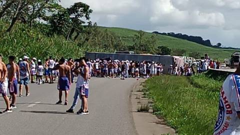 Ônibus da Bamor sofre acidente a caminho de Recife