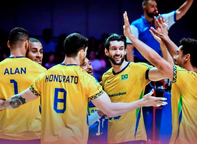 Brasil vence Eslovênia e garante bronze com consistência e controle