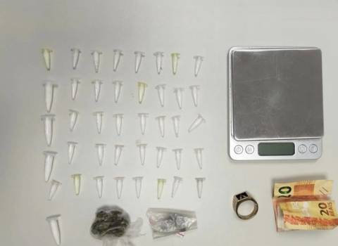 65ª CIPM prende homem por tráfico de drogas no bairro Aviário, em Feira de Santana