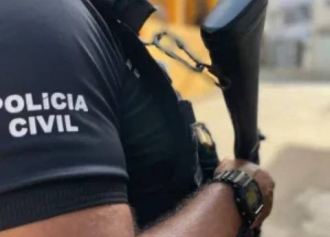 Suspeita de aplicar golpes com falsas ofertas de emprego é presa em Salvador