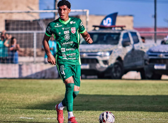 Central resiste, pressiona e arranca empate heroico fora de casa