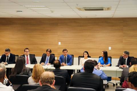 Estado, TJBA e municípios firmam acordo para regularizar polos industriais