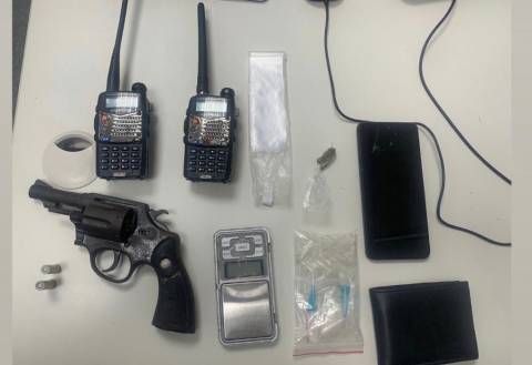 Homem é preso com arma e materiais para tráfico durante Operação Harpia em Feira de Santana