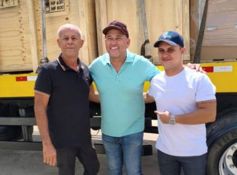 Deputado Binho Galinha destina raio-X digital para Riachão do Jacuípe e entrega ambulância em Rafael Jambeiro