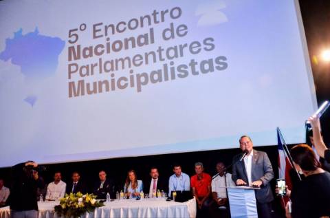 Vice-governador destaca fortalecimento do municipalismo em encontro nacional