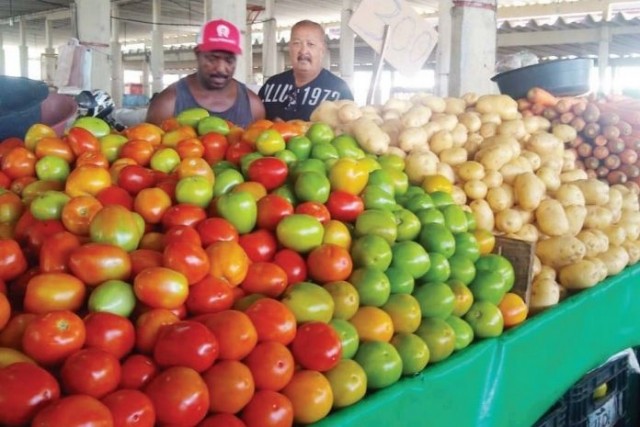 Alta nos preços de verduras e legumes assusta comerciantes e consumidores feirenses