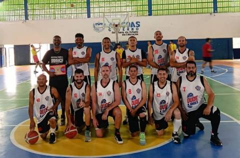 Equipe feirense brilha e é campeã do Basquete Master em Alagoas