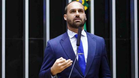 Eduardo Bolsonaro ameaça família de Moraes: 'vou atrás de cada um de vocês'