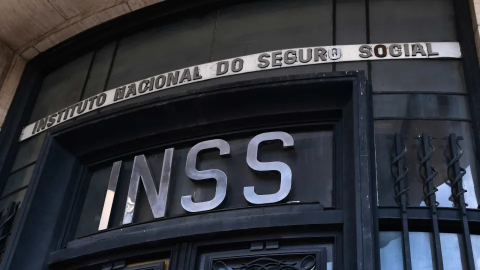 Servidor do INSS receberá bônus para revisar BPC e reduzir fila da aposentadoria