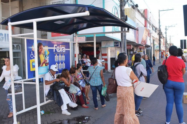 Semob busca engatar programa “Adote um abrigo” em Feira de Santana