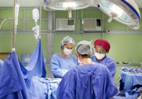 SUS celebra 35 anos com programa para ampliar acesso a médicos especialistas