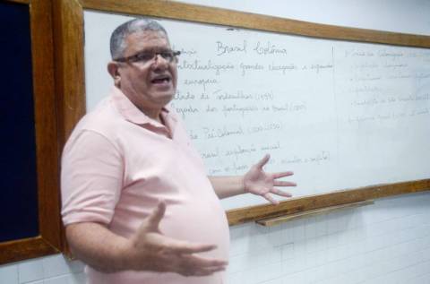 Após 33 anos, professor Reginaldo se despede da rede municipal de Feira