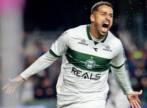 Coritiba vence Atlético-GO e consolida liderança com futebol maduro e eficaz
