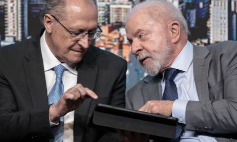 Lula anuncia programa de habitação para classe média