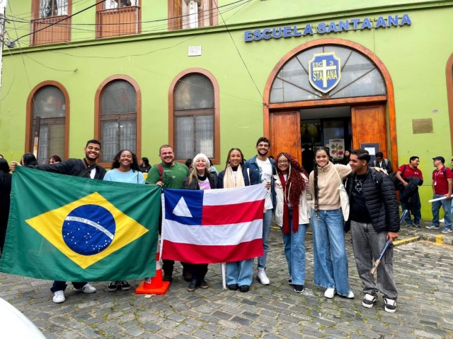 Estudantes da rede estadual apresentam projetos em encontro de ciências e tecnologia, no Chile