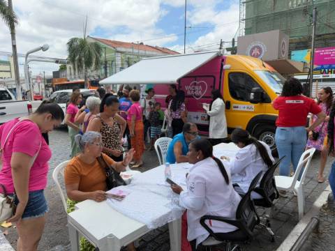 Dia D de multivacinação movimenta unidades de saúde e postos móveis em Feira de Santana
