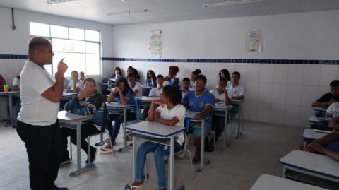 Secretaria de Educação convoca 216 técnicos para função de mediador do EMITEC