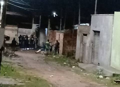 Casal é assassinado a tiros no bairro Papagaio em Feira de Santana