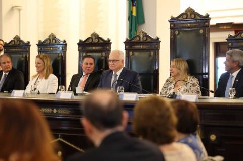 Jerônimo destaca eficiência da cooperação entre os poderes em reunião com ministro Fachin