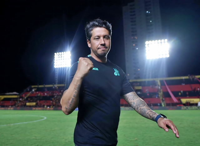 Juventude domina o Sport e renova esperança de permanência