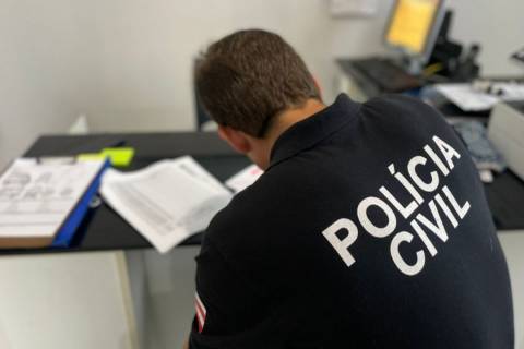 Técnica de enfermagem é presa por uso indevido de atestado na Bahia