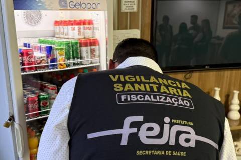 Vigilância Sanitária interdita lanchonete durante ação integrada na região da Rodoviária