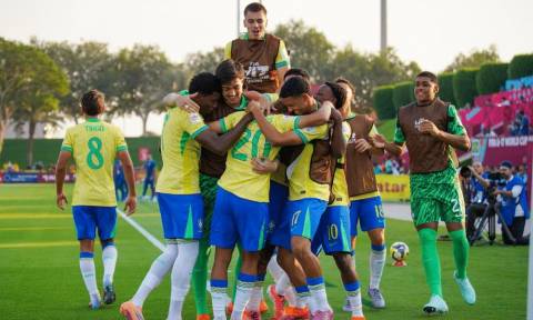 Brasil goleia a Indonésia e garante vaga nas oitavas de final