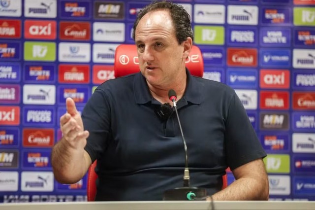 Ceni valoriza empate e destaca atacante Tiago: “Tem nos ajudado muito”