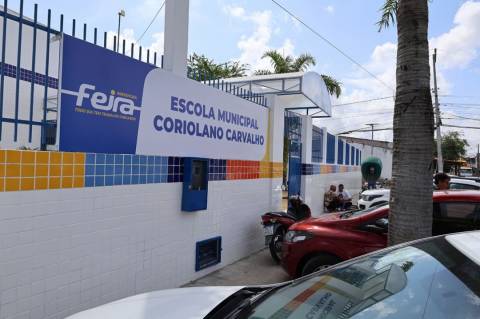 Escola Municipal Coriolano Carvalho passa a funcionar nas novas instalações da antiga Escola Antônio Eloy