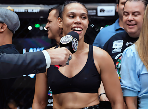 Layze Cerqueira defende cinturão em palco histórico do Jungle Fight