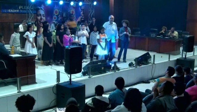 TV Câmara de Dias D'Ávila transmite ao vivo 1º Festival de Música Estudantil