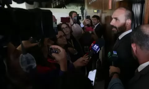 Por unanimidade, STF torna Eduardo Bolsonaro réu por atuação nos EUA