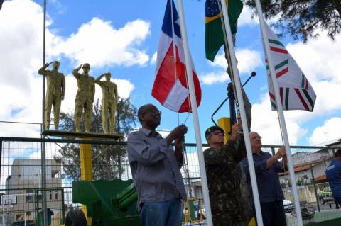 Governo Municipal entrega Praça dos Ex-Combatentes totalmente requalificada em Feira