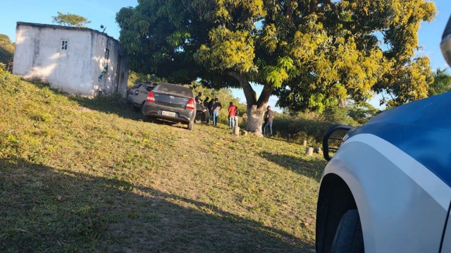 Homem é encontrado morto com mãos amarradas em área de mata no Aviário