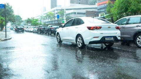 Nova frente fria traz chuva e possibilidade de trovoadas para Salvador e quase toda Bahia