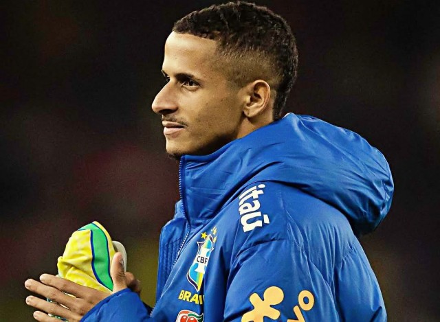 Juba retorna sem minutos e ganha moral com Ancelotti