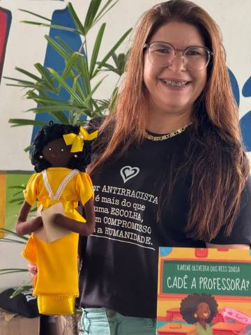 “Cadê a professora?”: livro de Karine Oliveira dá voz à trajetória de docentes negras e denuncia invisibilidade na educação básica