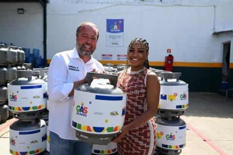 Gás do Povo: iniciada recarga gratuita de botijão para 1 milhão de famílias
