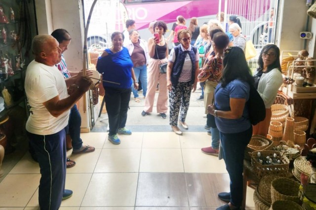 Turistas do RJ conhecem atrativos culturais e históricos de Feira de Santana em visita guiada