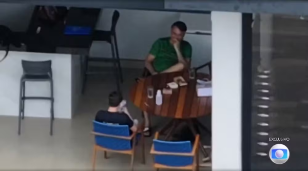 Moraes manda Bolsonaro explicar uso de celular por Nikolas em visita