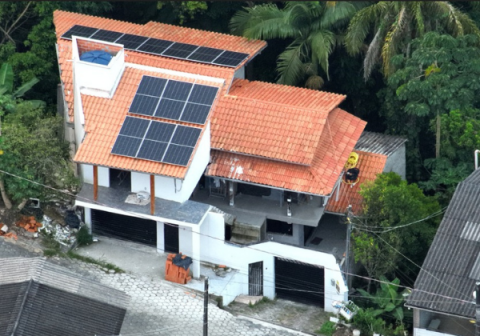 Foragido do Conjunto Penal, chefe do 'CV' em Feira de Santana é preso em casa de luxo em SC