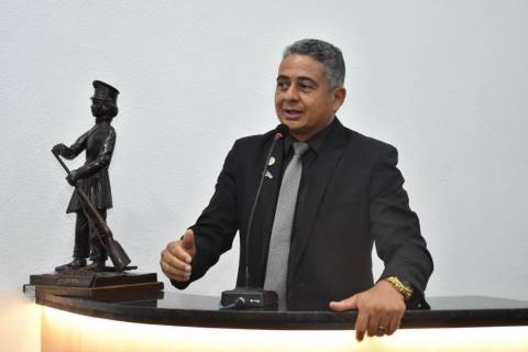 Vereador Jurandy Carvalho tira licença do mandato para disputar eleição de deputado em 2026