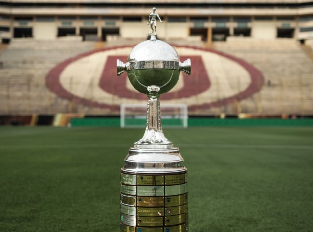 Palmeiras e Flamengo duelam em Lima pelo tetracampeonato histórico