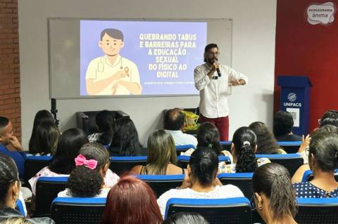 Encontro formativo debate educação sexual, ISTs e HIV e reforça ações do Dezembro Vermelho